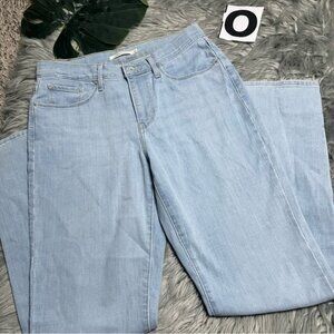 Levis Jeans Size 6 Womens Classic Straight Light Blue Wash Denim W28 L30